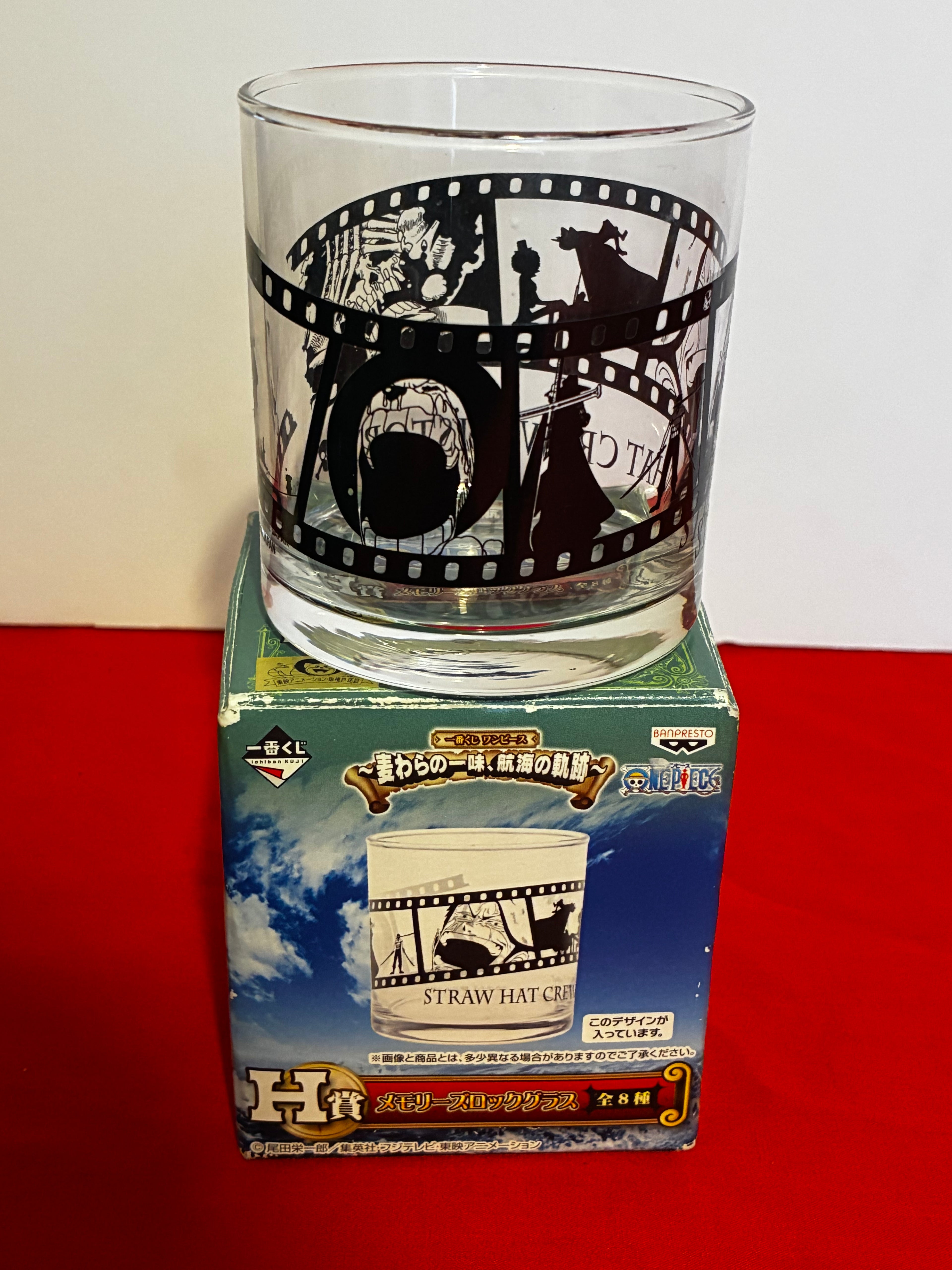 One Piece Strawhat Crew history glass