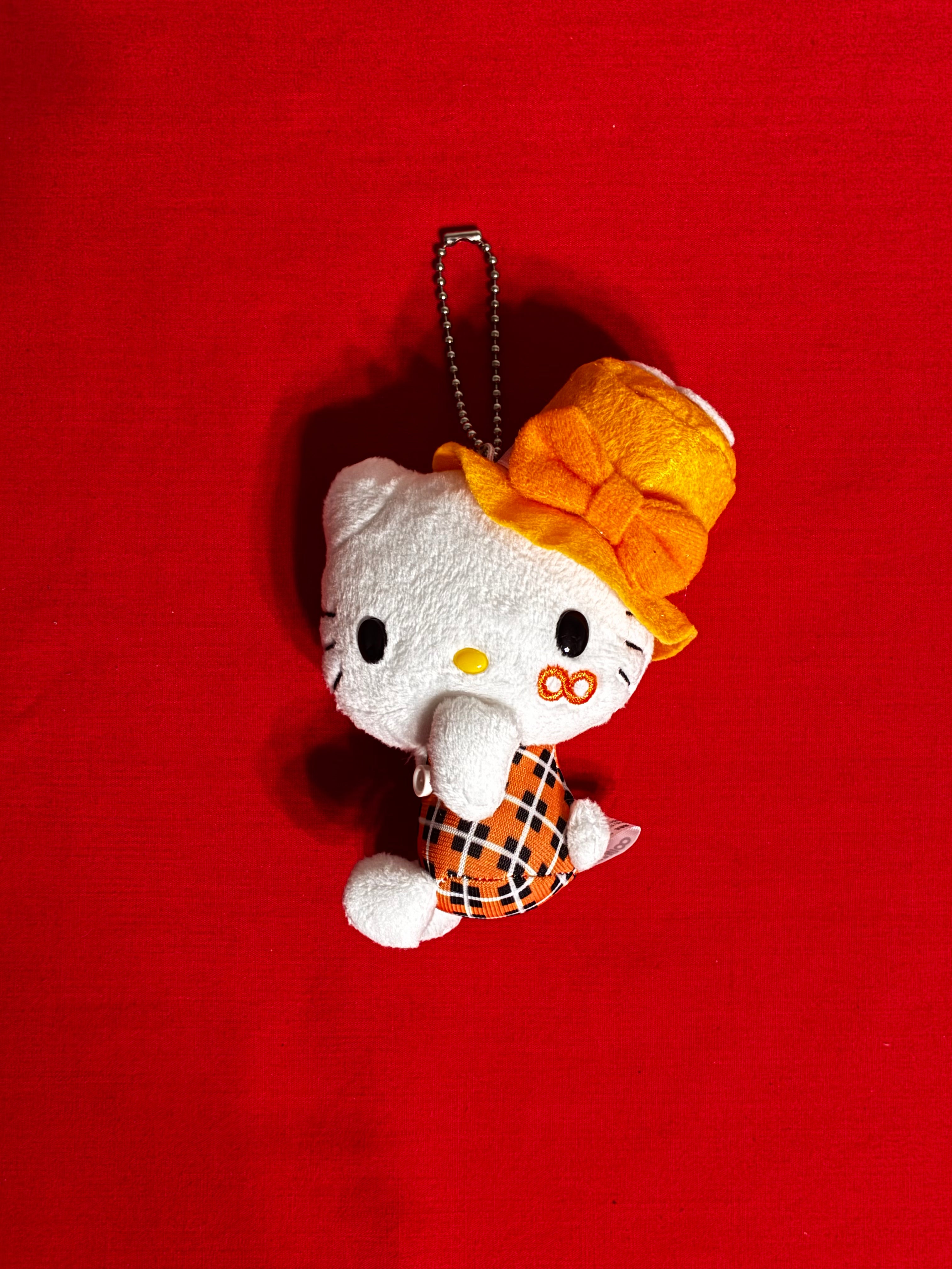 Super 8 hello kitty plushie keychain