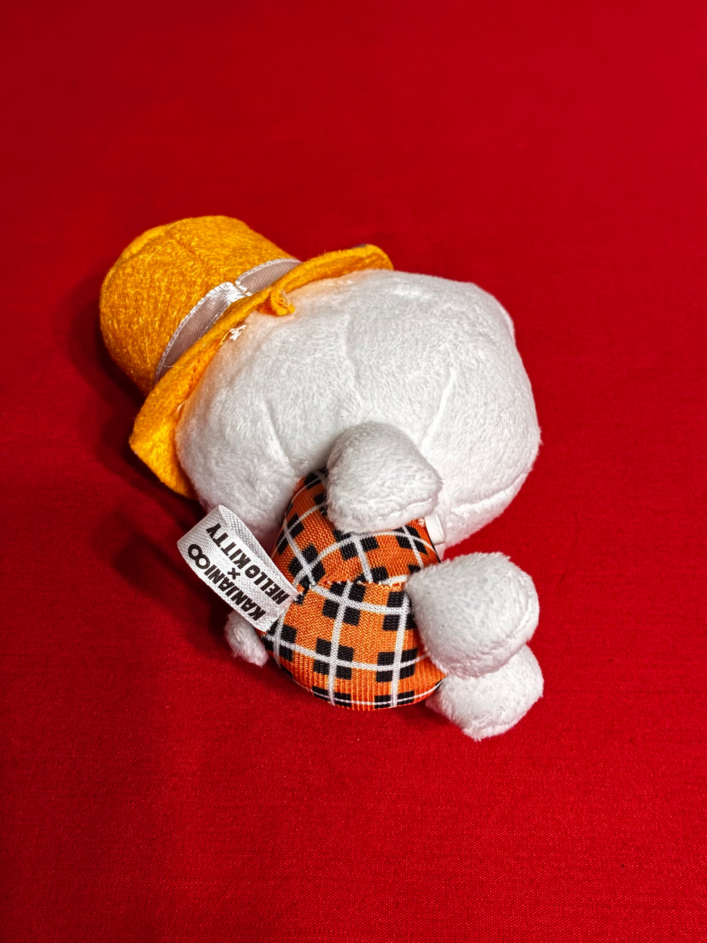 Super 8 hello kitty plushie keychain