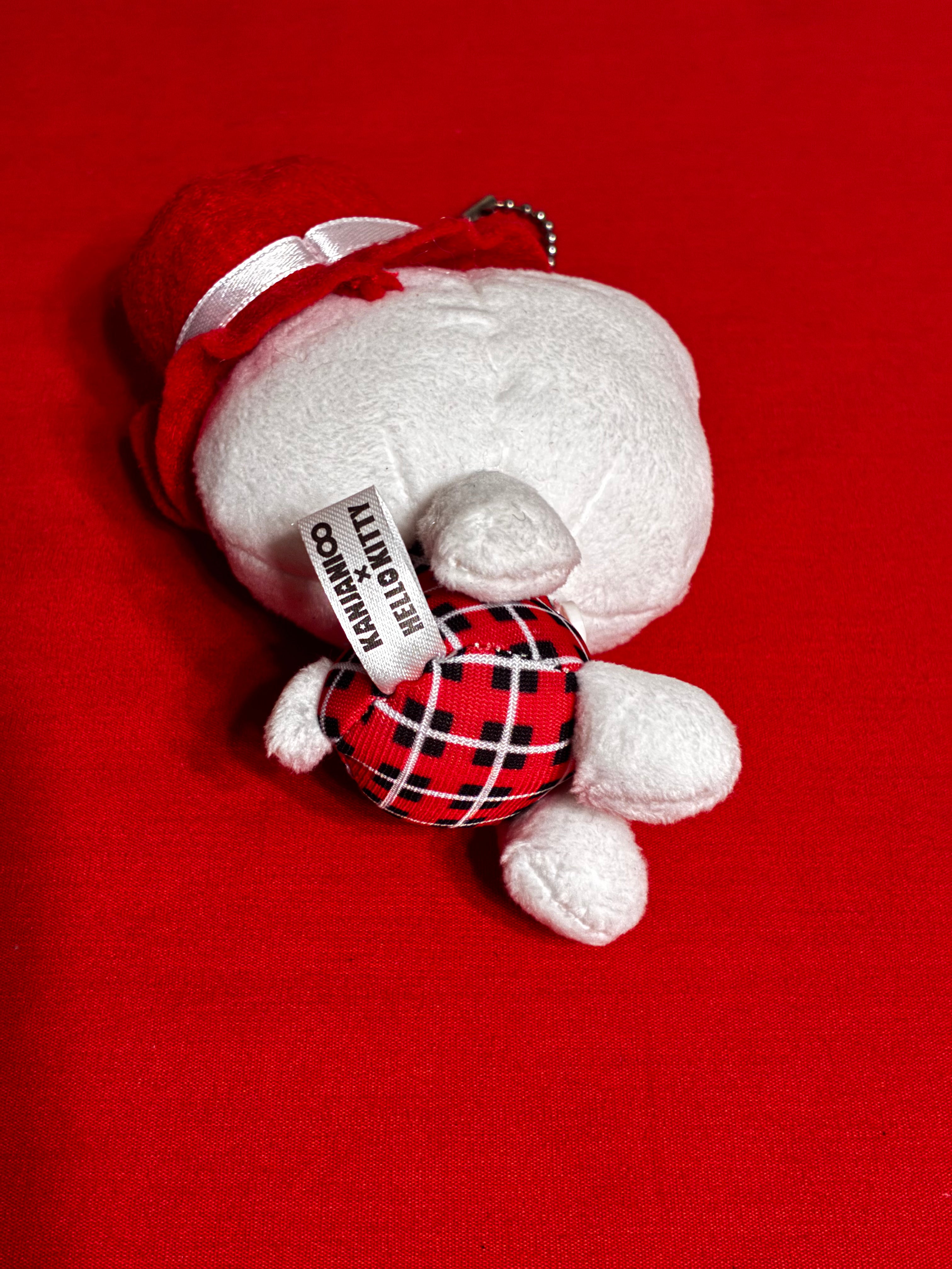 Super 8 hello kitty plushie keychain