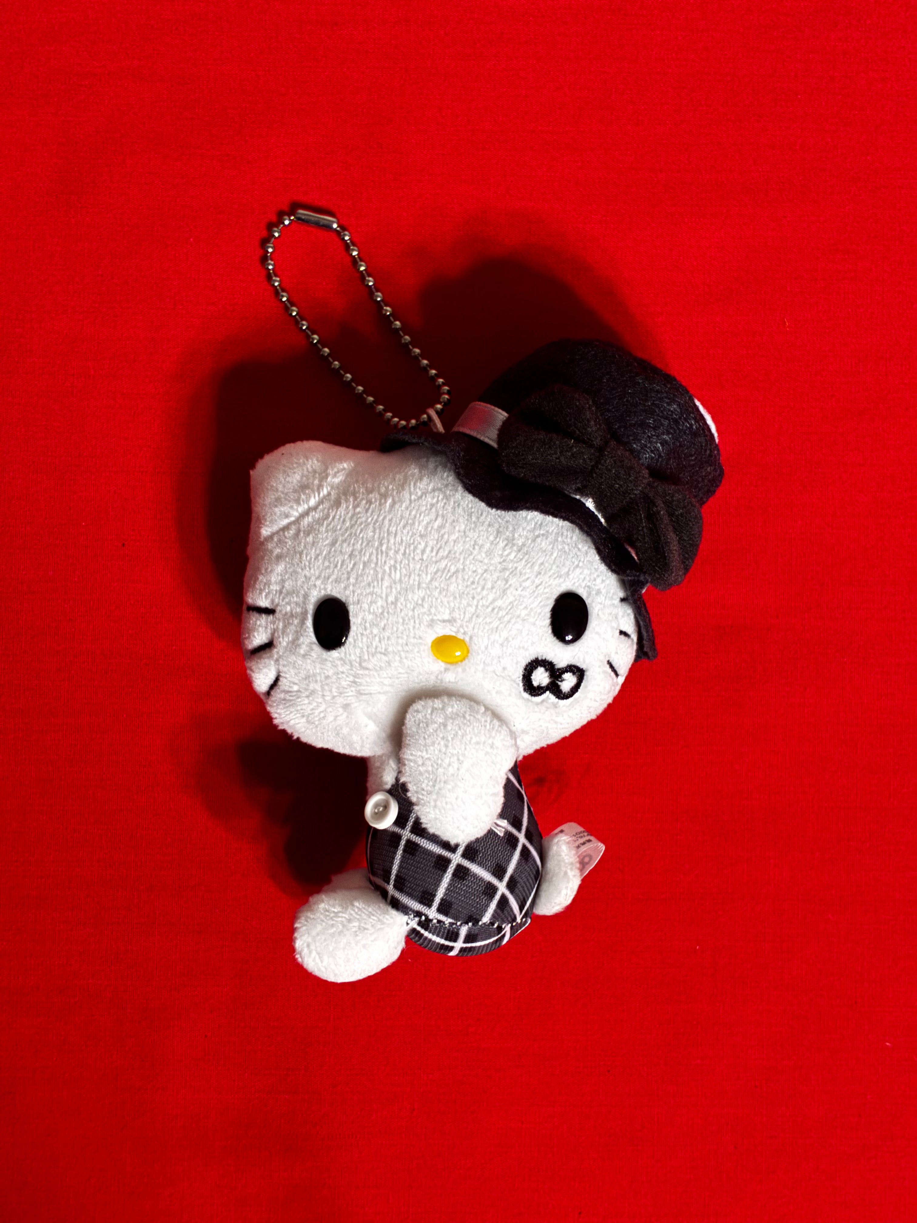 Super 8 hello kitty plushie keychain