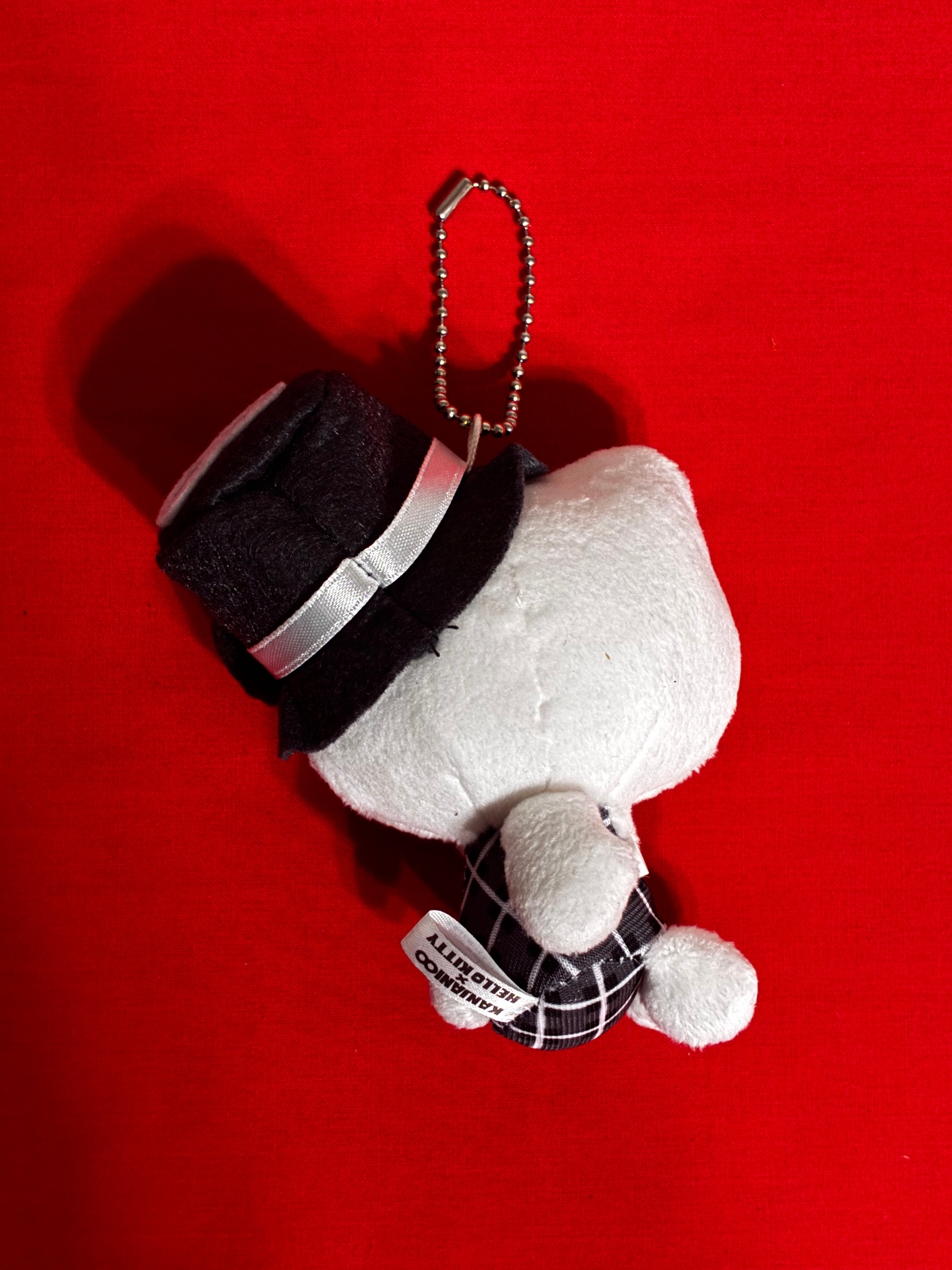 Super 8 hello kitty plushie keychain