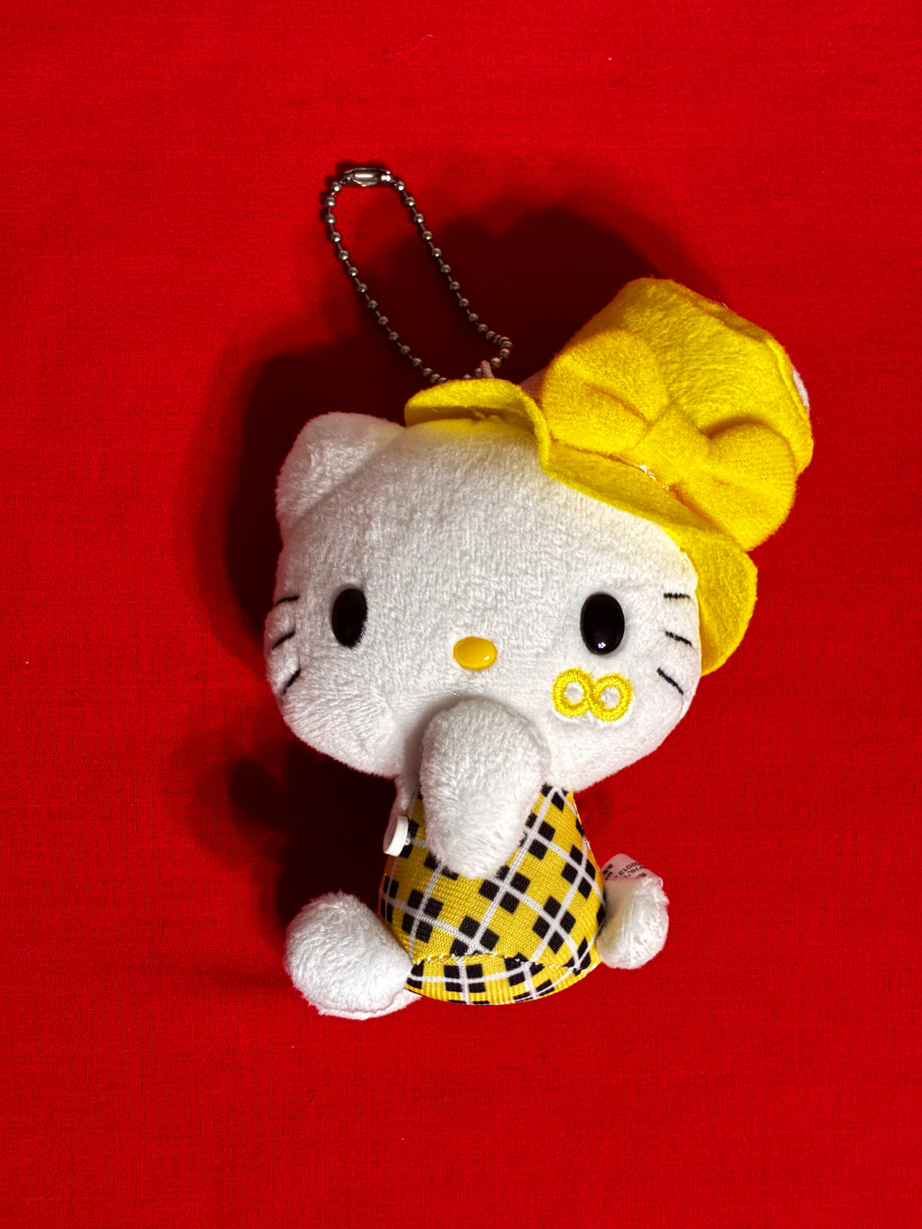 Super 8 hello kitty plushie keychain